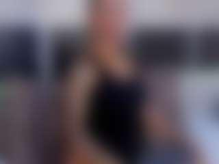 Live cam show with Natalia-Cruzz - Nipple Piercings on livesuperchat.net