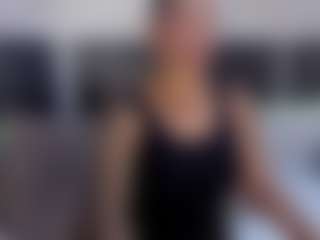 Live cam show with Natalia-Cruzz - Genital Piercings on Milfs Live