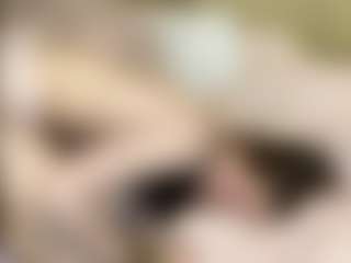 Live cam show with TynishaWilder - Skinny on CamClone