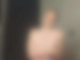 Live cam show with TynishaWilder - Oil on live18s.com