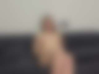Live cam show with TynishaWilder - Brown Hair on Dare Cams