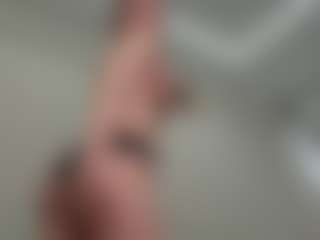 Live cam show with TynishaWilder - Flashing on AdultVida.com