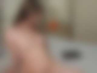 Live cam show with TynishaWilder - Camel Toe on Milfs Live
