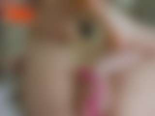 Live cam show with TynishaWilder - Public Brown Hair on Big Tits