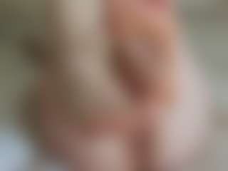 Live cam show with TynishaWilder - Camel Toe on liverealitysex.com