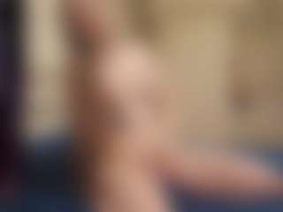 Live cam show with TynishaWilder - Foot Fetish Brown Hair on AdultVida.com