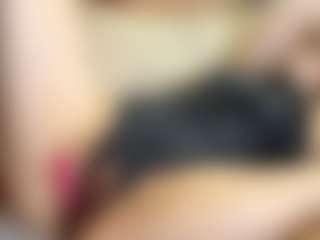 Live cam show with TynishaWilder - Athletic Shaved Pussy on livesuperchat.net