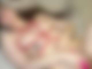 Live cam show with TynishaWilder - Dildo Brown Hair on Dolls Live