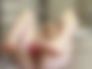 Live cam show with TynishaWilder - Skinny on hrnylive.com