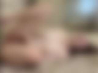 Live cam show with TynishaWilder - Skinny on SxyPornLive