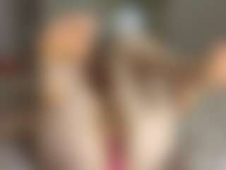 Live cam show with TynishaWilder - College Teen (18+) on Mixed Magazine Live