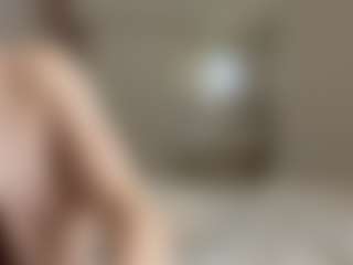 Live cam show with TynishaWilder - Public Brown Hair on Camversity