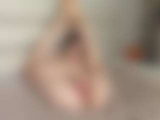Live cam show with TynishaWilder - Flashing on crypto-cams