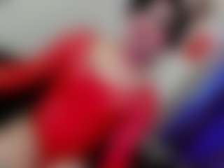Live cam show with Alice-Yermanotta - Black Hair on CamClone