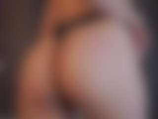 Live cam show with ElseRatz - Camel Toe on Chatstar