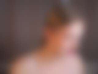 Live cam show with ElseRatz - Blonde Hair Middle Aged on Cam Slut