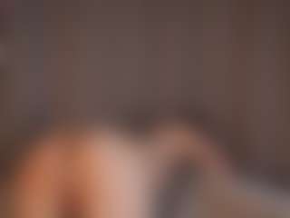 Live cam show with ElseRatz - Blonde Hair Middle Aged on Camming Site