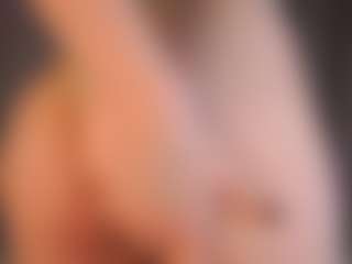 Live cam show with ElseRatz - Green Eyes on StripNow