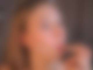 Live cam show with ElseRatz - Green Eyes on CamwithHer