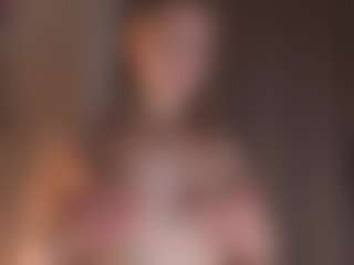 Live cam show with ElseRatz - Blonde Hair Middle Aged on Gym Cam Girls