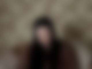 Live cam show with Luna - Facesitting on AdultVida.com
