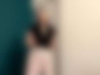 Live cam show with Luna - Fetish on Dolls Live