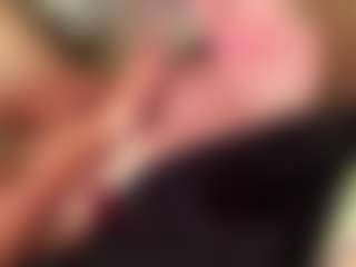 CharaDeatherage's Live Sex Cam Show