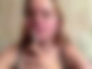 Live cam show with CharaDeatherage - Skinny on Camsoda