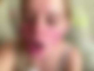 CharaDeatherage's Live Sex Cam Show