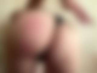 Live cam show with CharaDeatherage - Blue Eyes on madthumbs