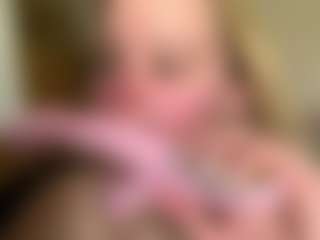 CharaDeatherage's Live Sex Cam Show
