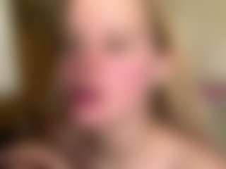 CharaDeatherage's Live Sex Cam Show