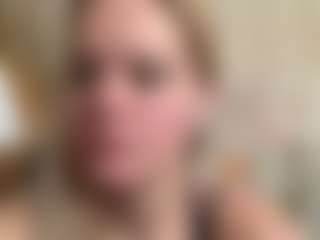 Live cam show with CharaDeatherage - Moaning on sexylive.show