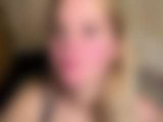 CharaDeatherage's Live Sex Cam Show