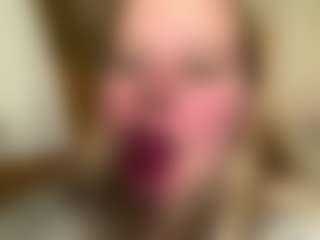 CharaDeatherage's Live Sex Cam Show