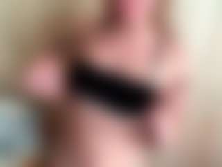 CharaDeatherage's Live Sex Cam Show