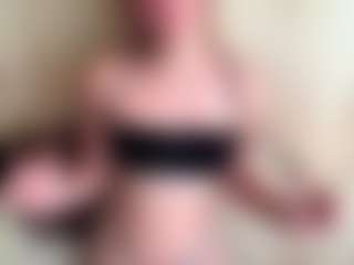 Live cam show with CharaDeatherage - Moaning on galaxygirlnitro.com