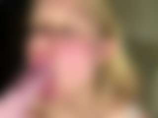 Live cam show with CharaDeatherage - Blue Eyes on testsause.com