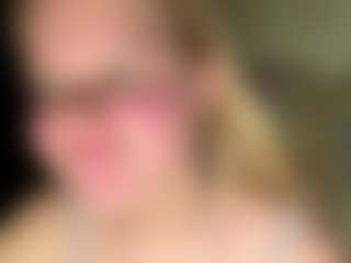 Live cam show with CharaDeatherage - Moaning on Camsoda