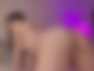Live cam show with Seravine - Skinny on camtv