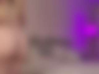 Live cam show with Seravine - Camel Toe on studioflirtlive.com