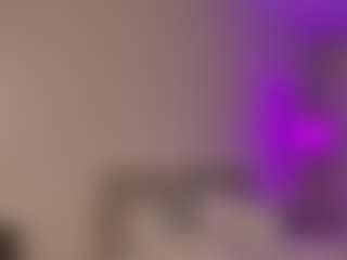 Live cam show with Seravine - Camel Toe on SinfulBabes