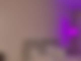 Live cam show with Seravine - Camel Toe on friskycurves.com