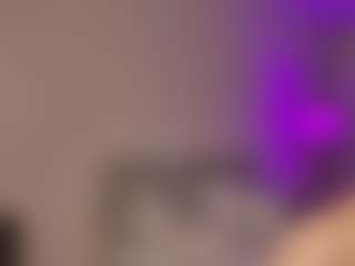Live cam show with Seravine - Body Massage on googirlz