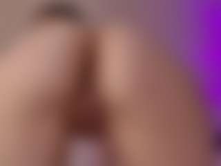 Live cam show with Seravine - Camel Toe on Camsoda