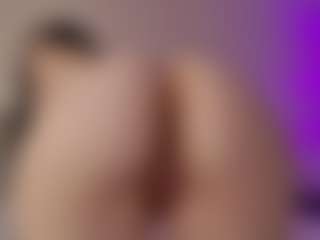 Live cam show with Seravine - Camel Toe on Camsoda