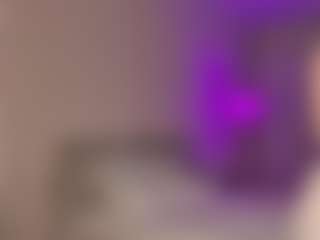 Live cam show with Seravine - Blue Eyes on SpunkLive
