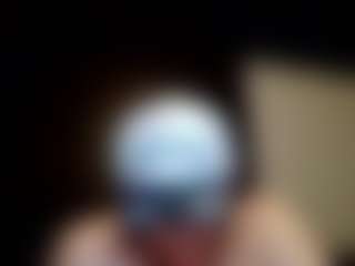 Live cam show with tallhungcloudyy - English on thefappeningchat.com
