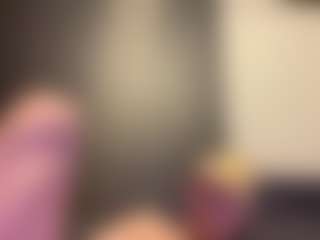 Live cam show with tallhungcloudyy - Green Eyes on Chatstar