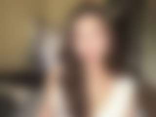 Live cam show with Ellie - Shaved on AdultVida.com